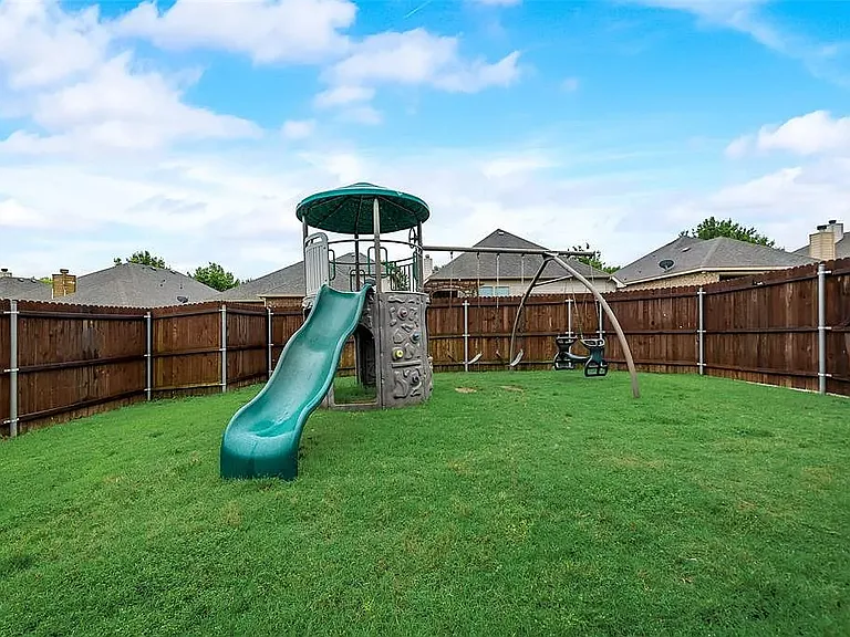 411 Sunnyside Ln — Photo 31