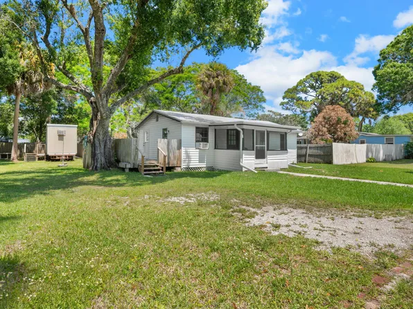 390 Baysinger Avenue, Fort Pierce, FL 34982