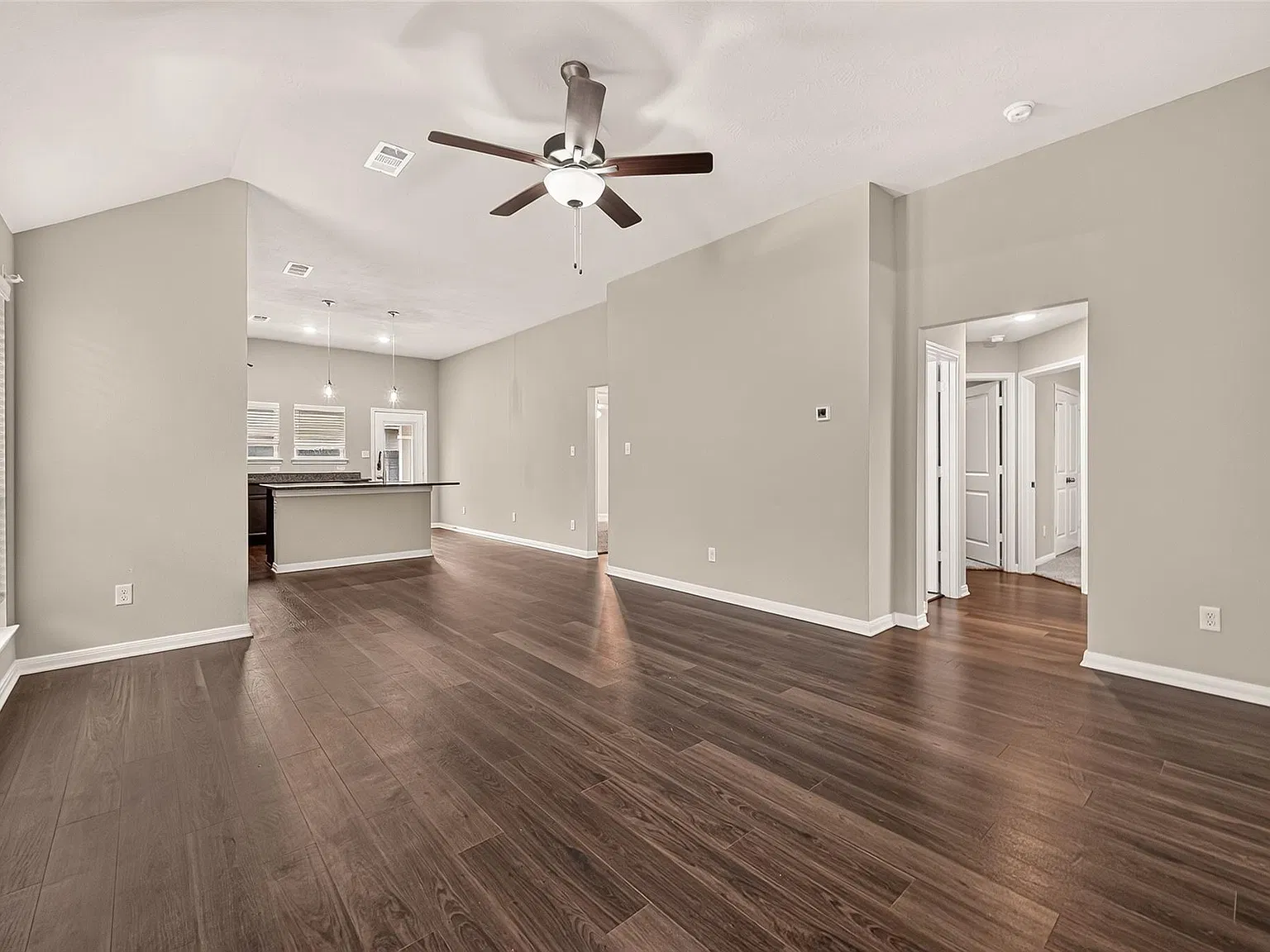 3 bed, 2.0 bath, 1551 sqft, $1,850 — Photo 2