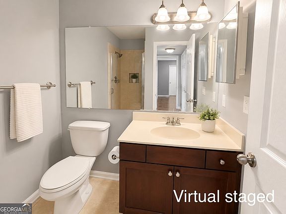 2nd image of 2657 Lenox Rd #181
