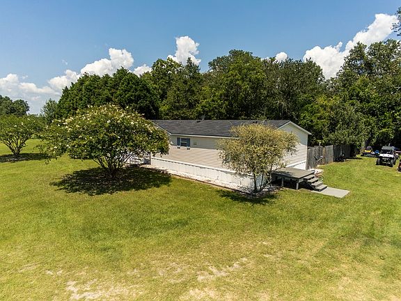 3rd image of 153 Patricia Ln