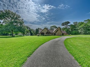 1950 Country Club Rd, Brenham, TX 77833