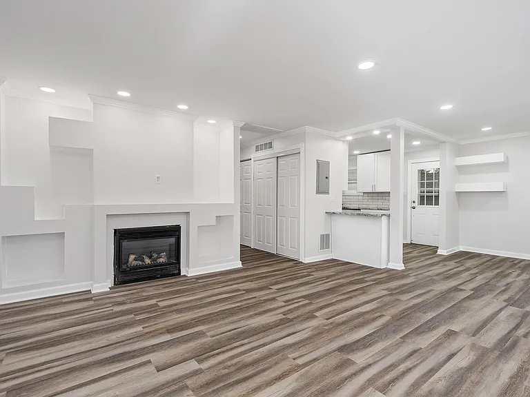 388 Nancy Ln — Photo 9