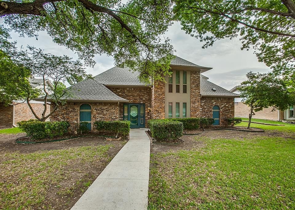 1st image of 233 Canyon Valley Dr