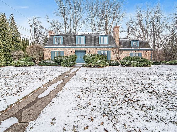 2nd image of 1052 Walbridge Dr
