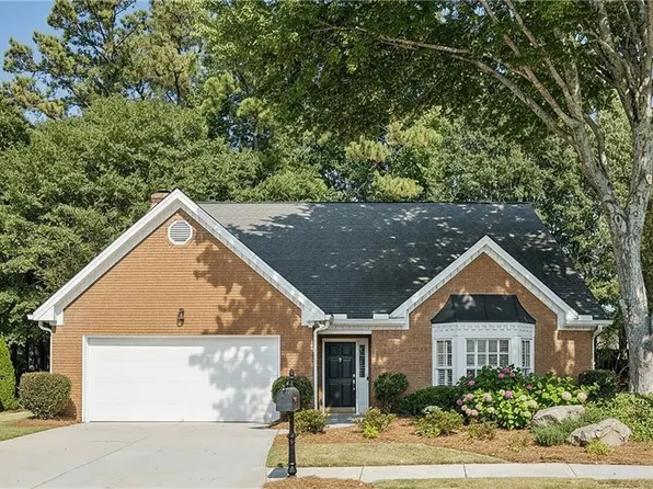 145 Shelli Ln, Roswell, GA 30075