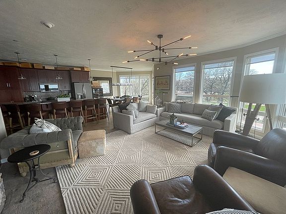 5th image of 425 240th Ave #308
