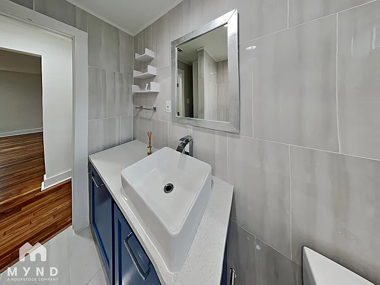 2718 Lawrence St — Photo 16