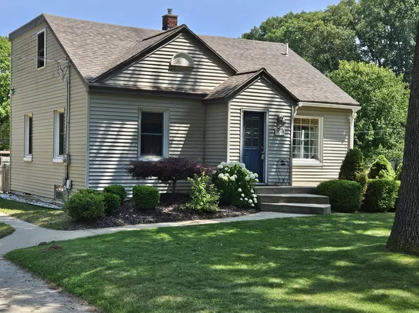 16710 152nd Ave, Spring Lake, MI 49456