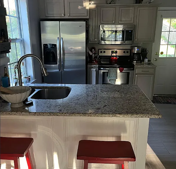 704 Village Ct — Photo 3
