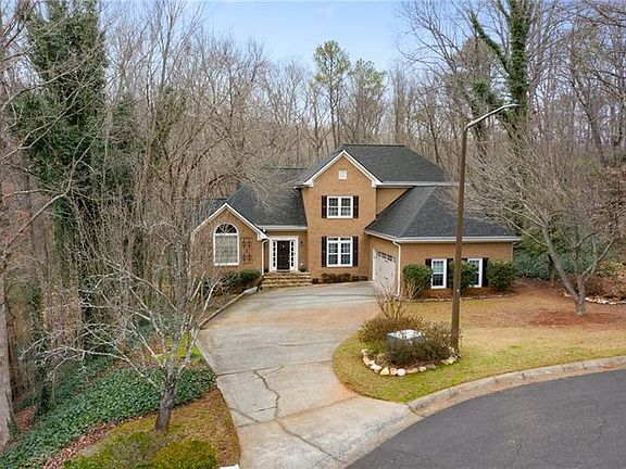 3rd image of 4641 Derby Ln SE