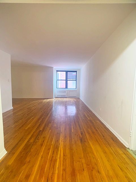 1st image of 525 Ocean Pkwy APT 3