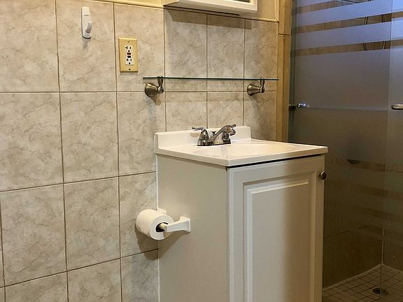3rd image of 8723 92nd St APT 2R