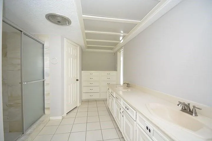 538 Longview Dr — Photo 17