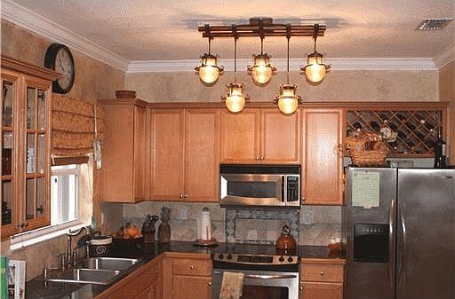 4th image of 12724 SW 49th Ct