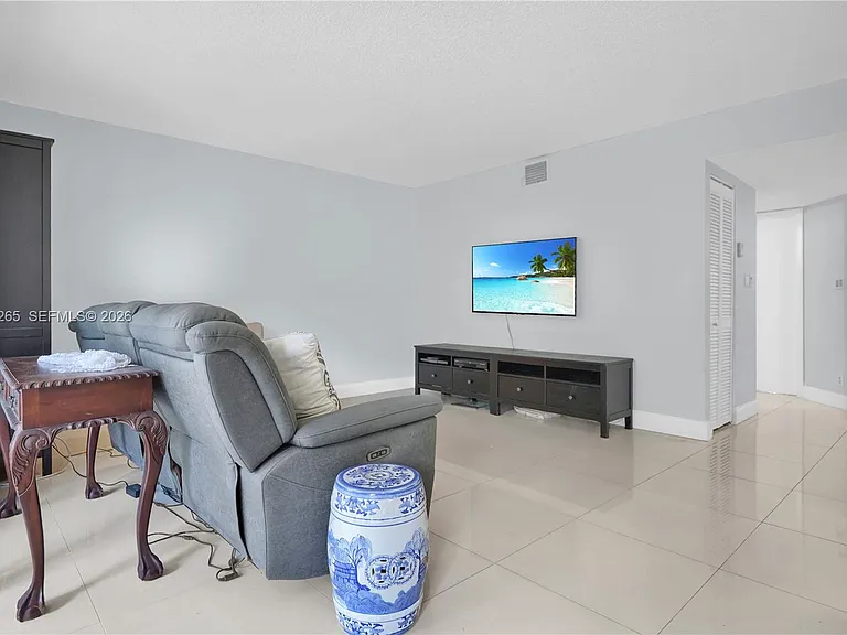 13946 SW 91st Ter #13946 — Photo 3
