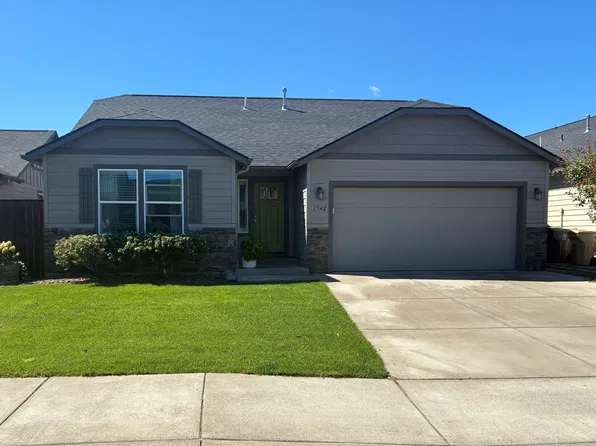 1542 SE Barberry Ave, Dallas, OR 97338