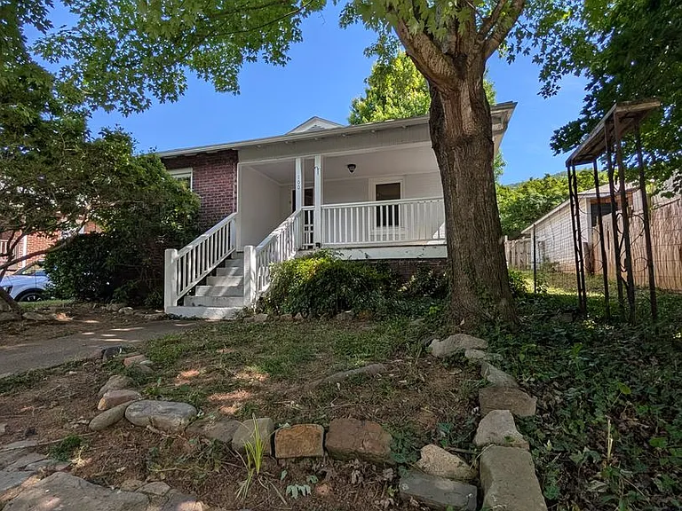 100 Gibbs St — Photo 16