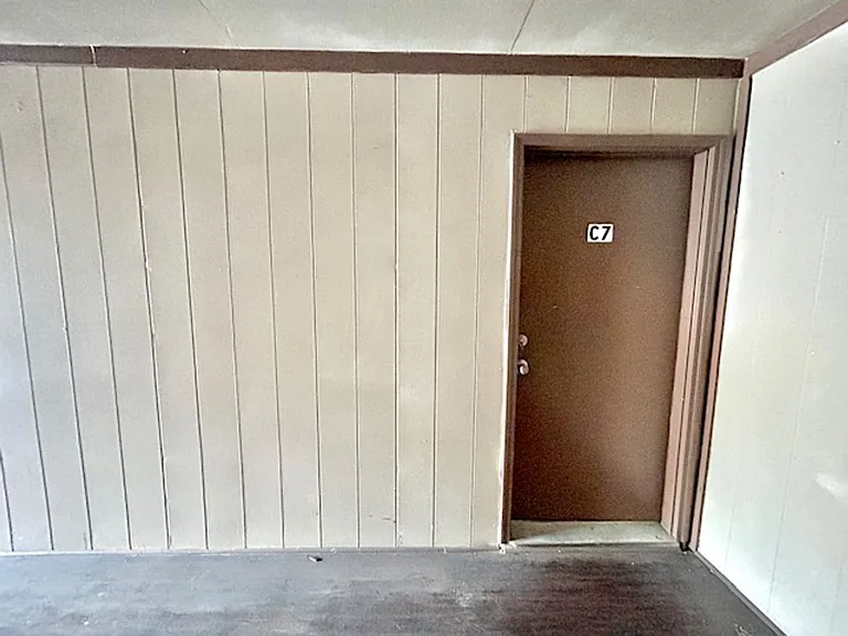 4523 Foster Ave SW — Photo 29