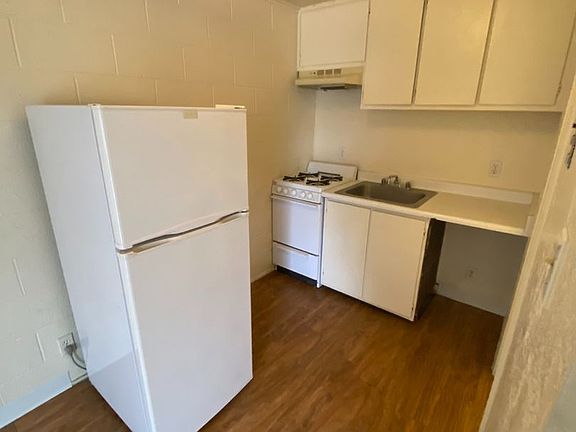 4th image of 1601 Gold Ave SE #5