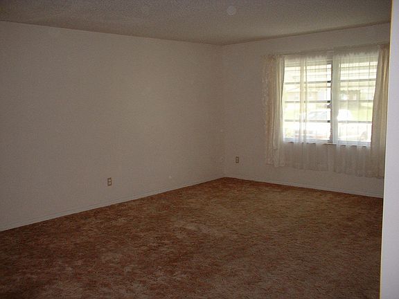 5th image of 406 Wisconsin Ave
