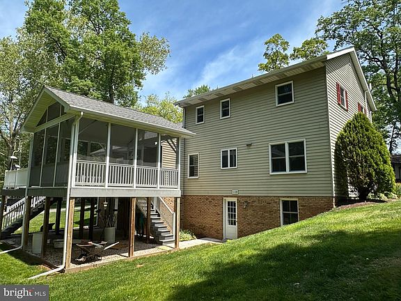 3rd image of 583 Miller Rd
