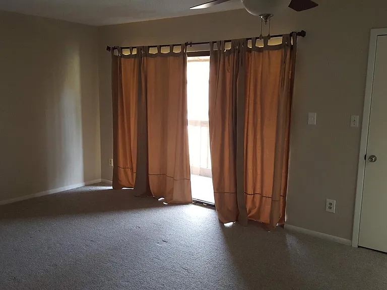 Master Bedroom (2nd Floor)