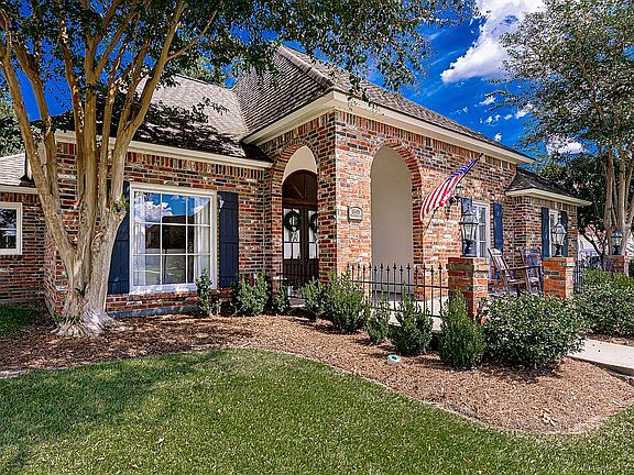 3rd image of 18605 Bellingrath Lakes Ave