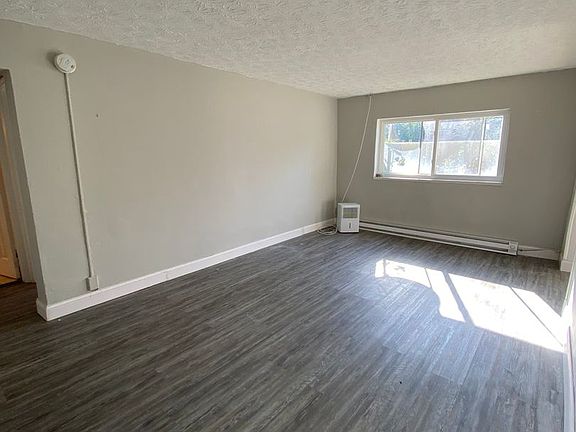 2nd image of 607 W Fairview Ave #10