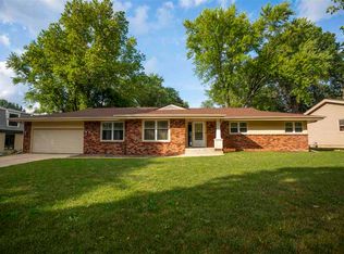 5740 Clarendon Dr, Rockford, IL 61114