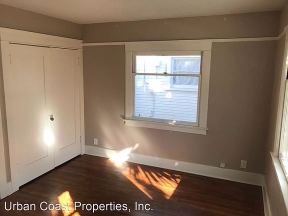 3rd image of 4450 Park Blvd