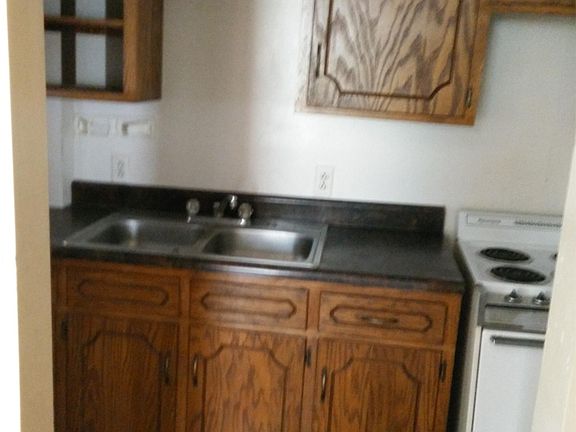 2nd image of 2329 S Crysler Ave #11373969