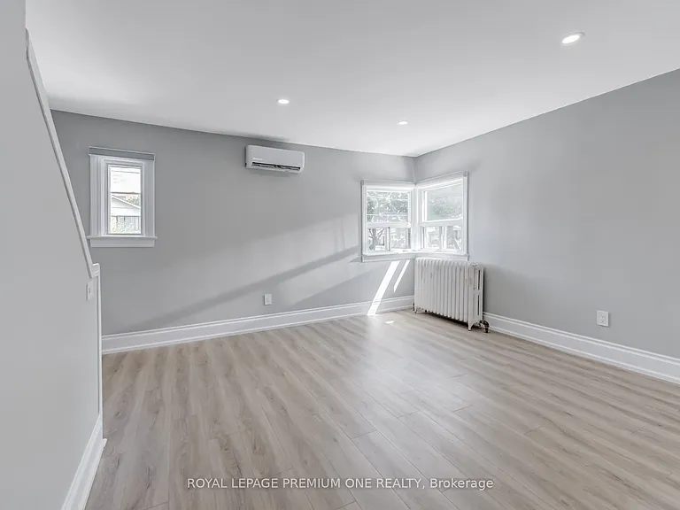 79 25th St #2 — Photo 16