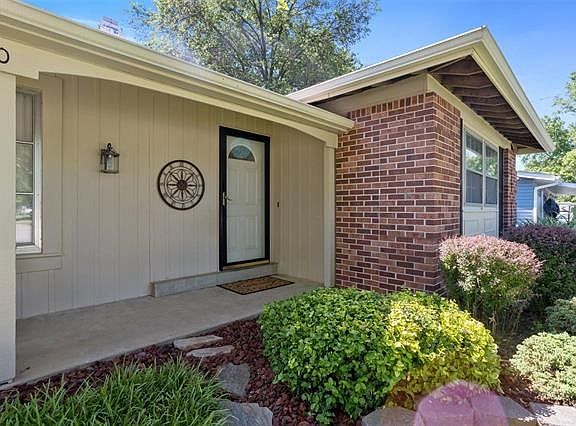 2nd image of 1490 Harkee Dr