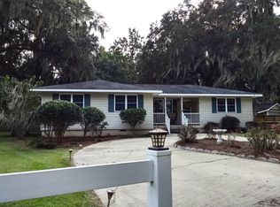 12 Lakeview Dr, Midway, GA 31320