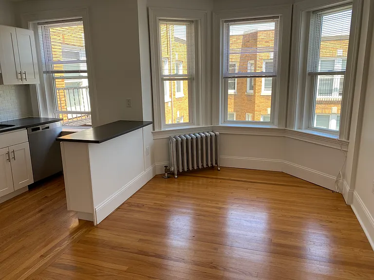 475 Highland Ave #3T — Photo 4