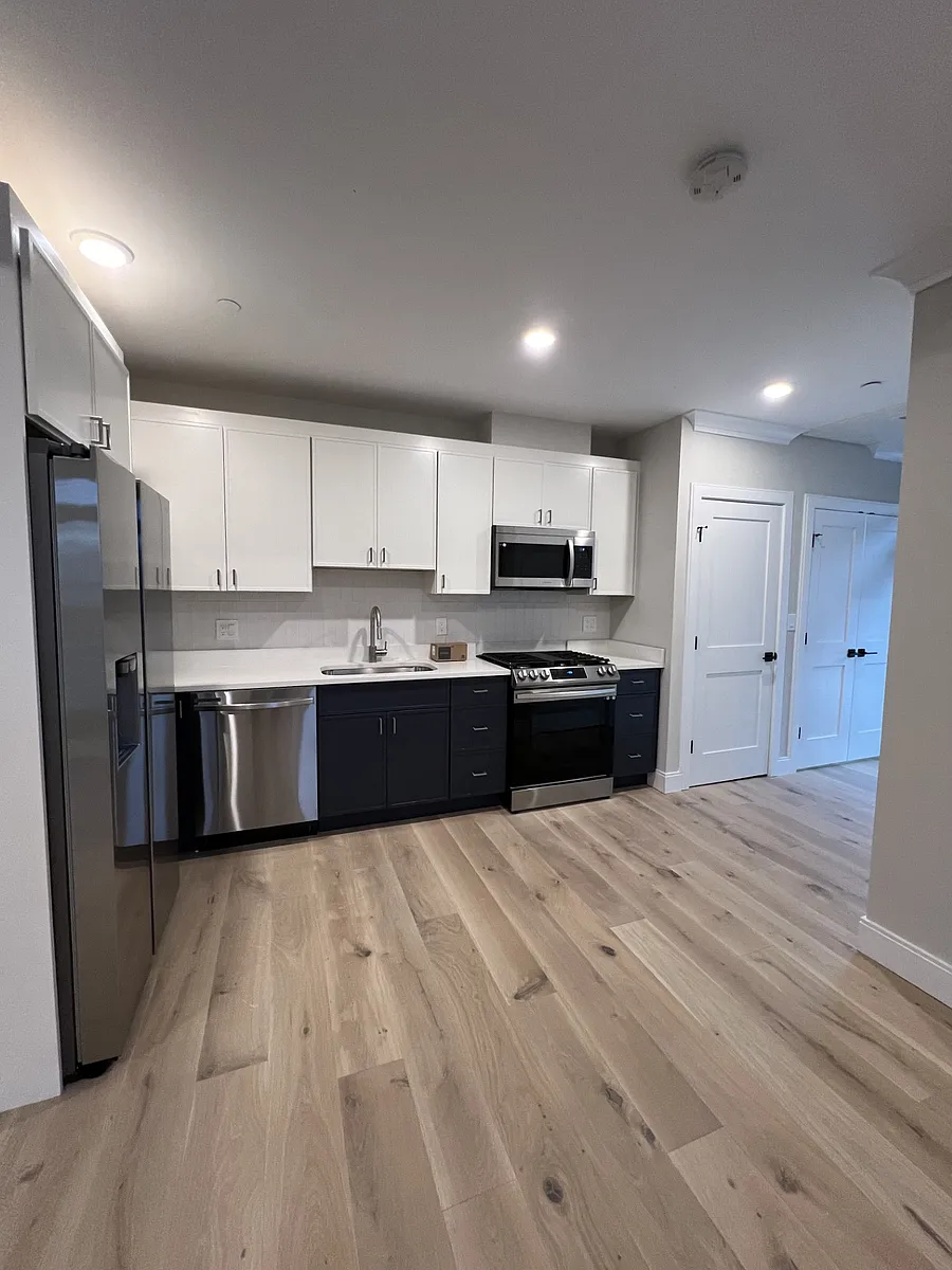 Building Photo - 157 Everett St #5