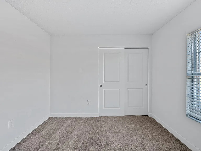 Apartments at Urbana — Photo 39