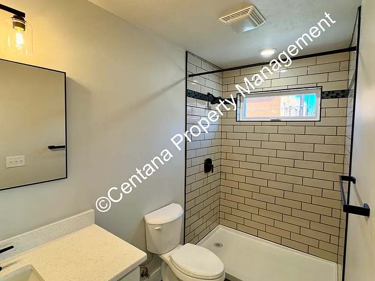 112 S. Clark St. — Photo 22