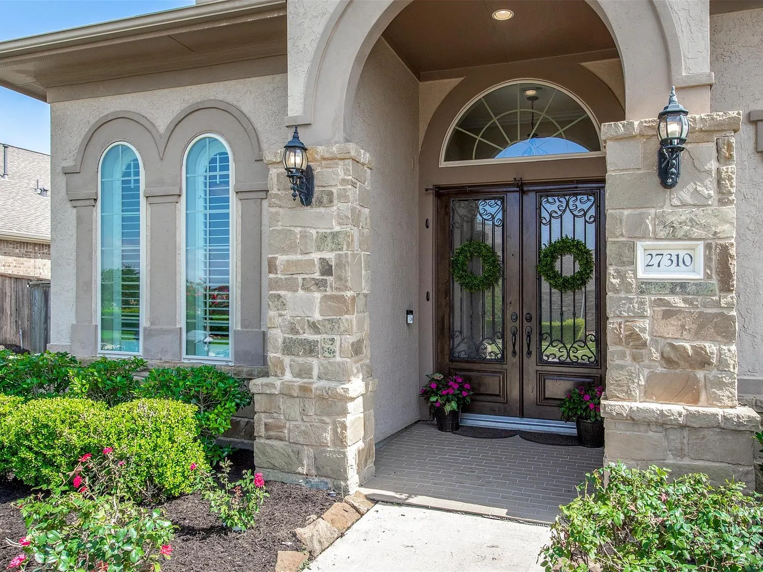 4 bed, 3.0 bath, 3773 sqft, $5,200 — Photo 3