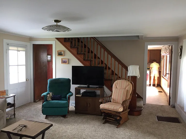 Family room with Cable TV