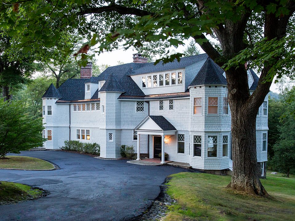 1st image of 14 Clubhouse Road Ext