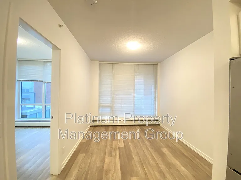 450 8th Ave SE #205 — Photo 5