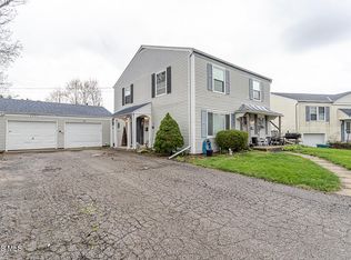3693 Lakepointe Dr, Northwood, OH 43619