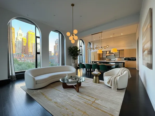 15 Union Square West image 2 of 13