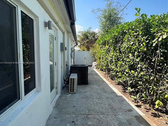 5th image of 18401 NE 21st Ave #0