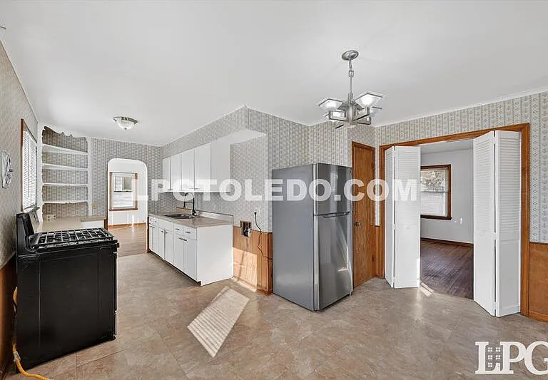 1525 Akron St — Photo 11