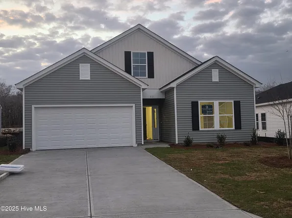 821 Schoolfield Drive, Sneads Ferry, NC 28460