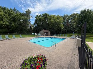 7401 W 101st St APT 121, Minneapolis, MN 55438