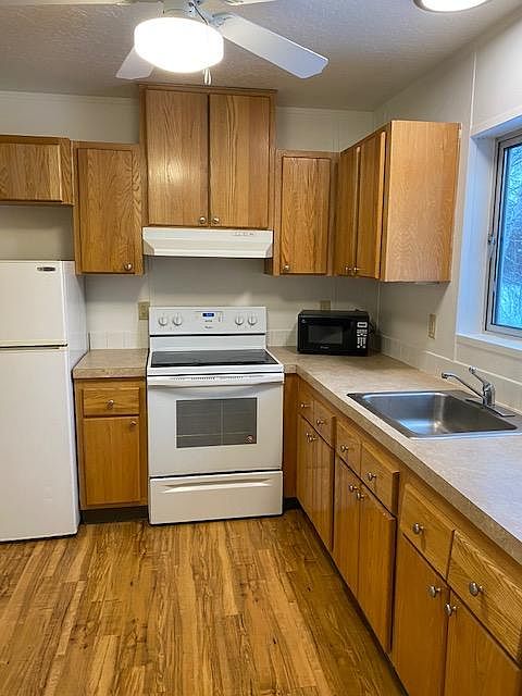 From front door looking into Kitchen